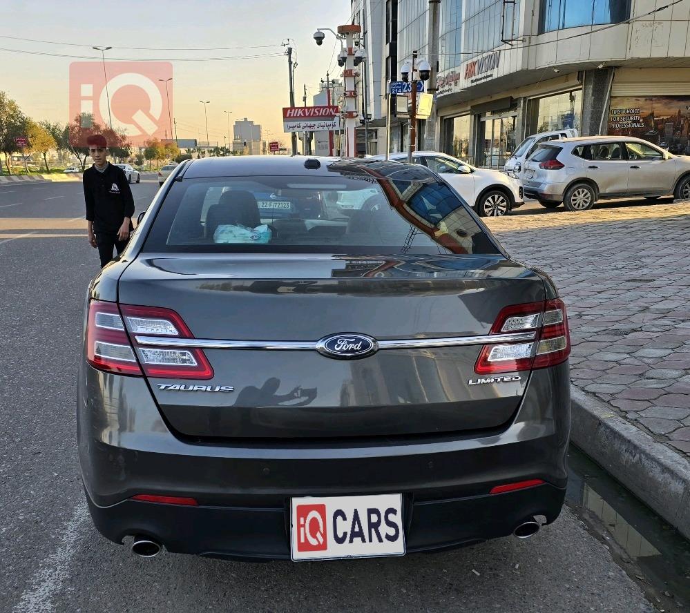 Ford Taurus